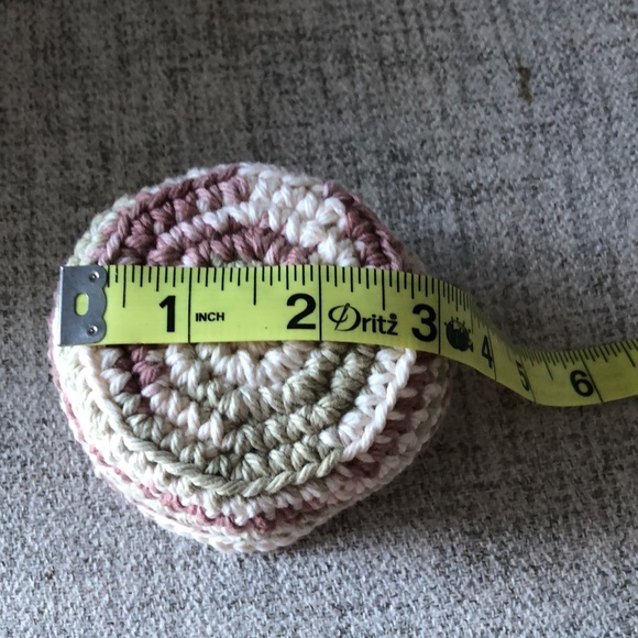 Mini hand crocheted treats basket - Picture 3 of 10